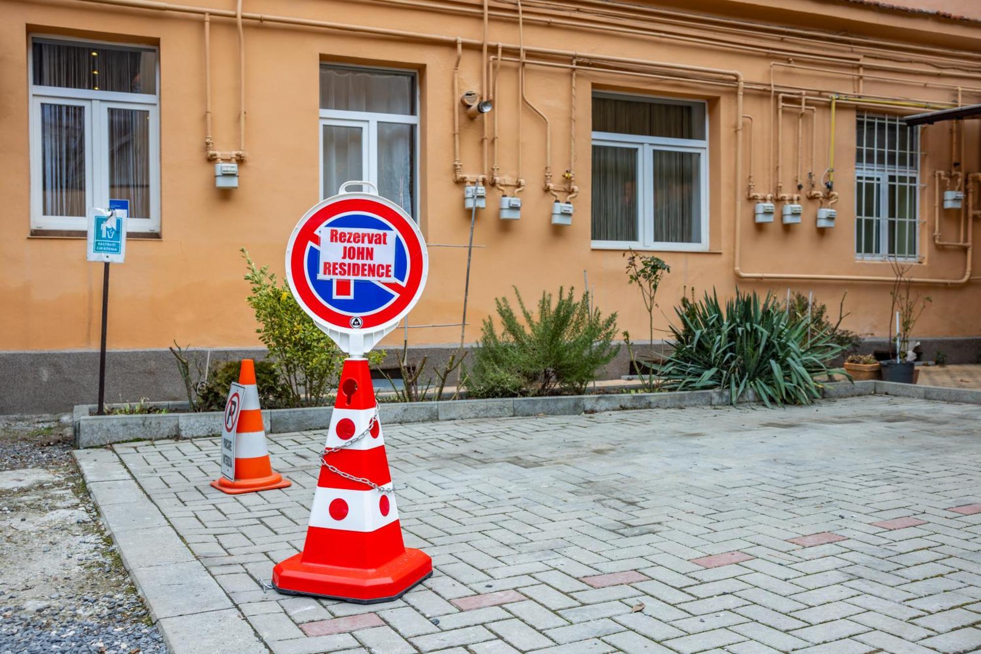 John Residence Aparthotel Brasov With Parking Option Braşov Exterior foto